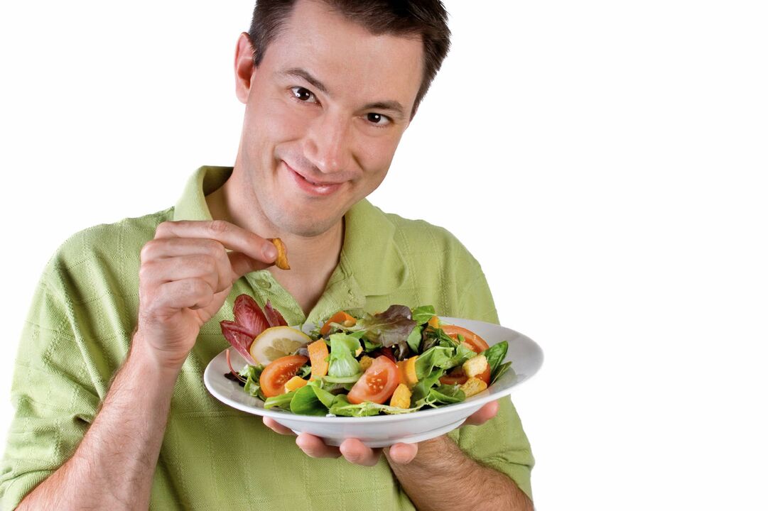 ผู้ชายกินสลัดผักเพื่อความแรง